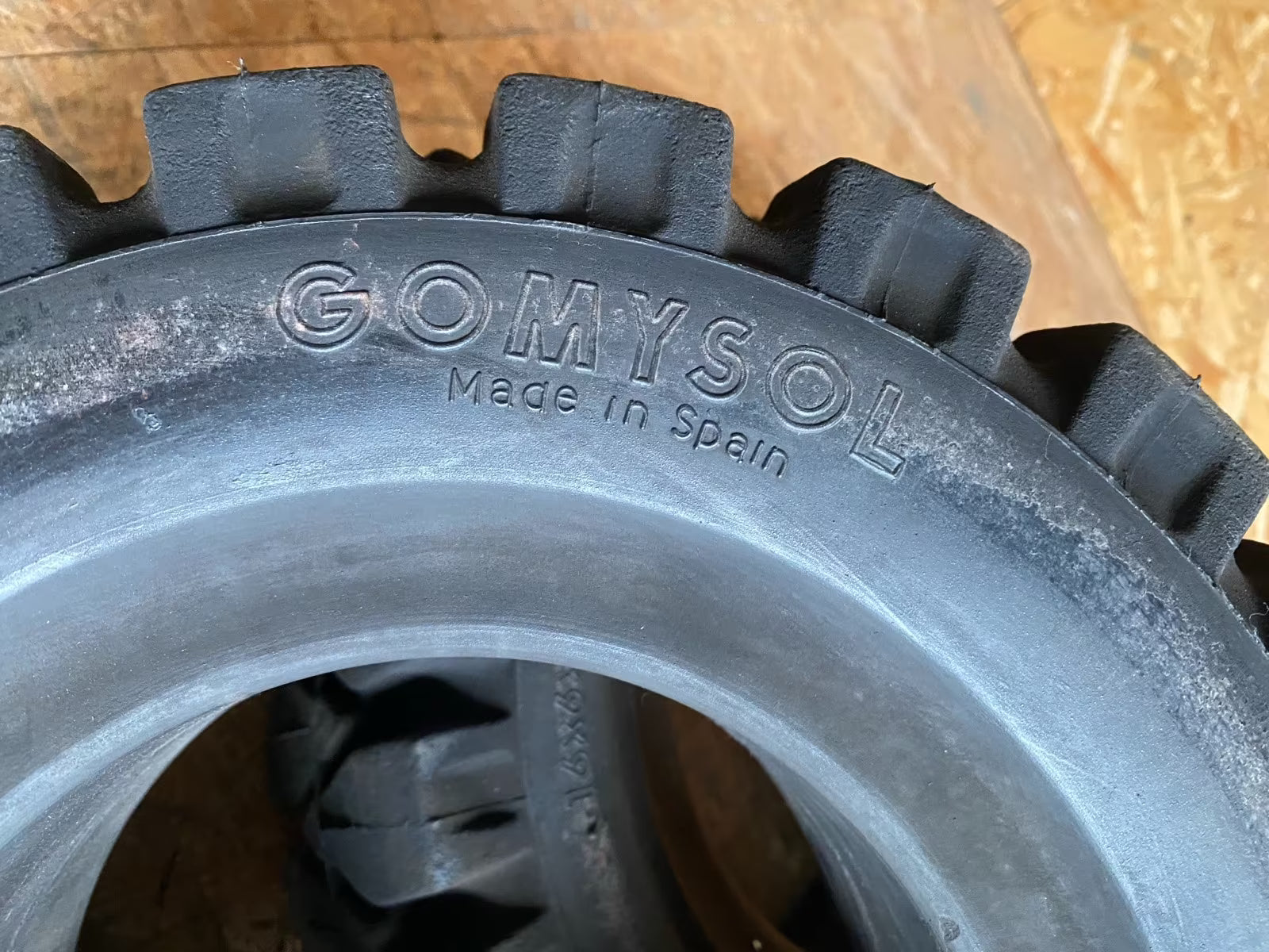 US Army Gomysol 16x6x8 Vollgummireifen Stapler Still NOS