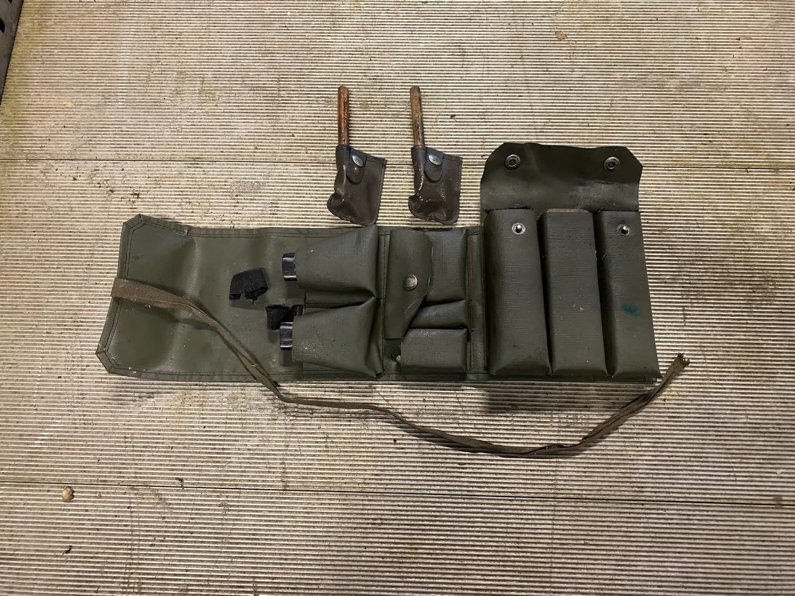 Schweizer Schuhputz Set Militärisch, Bundesheer 22 €