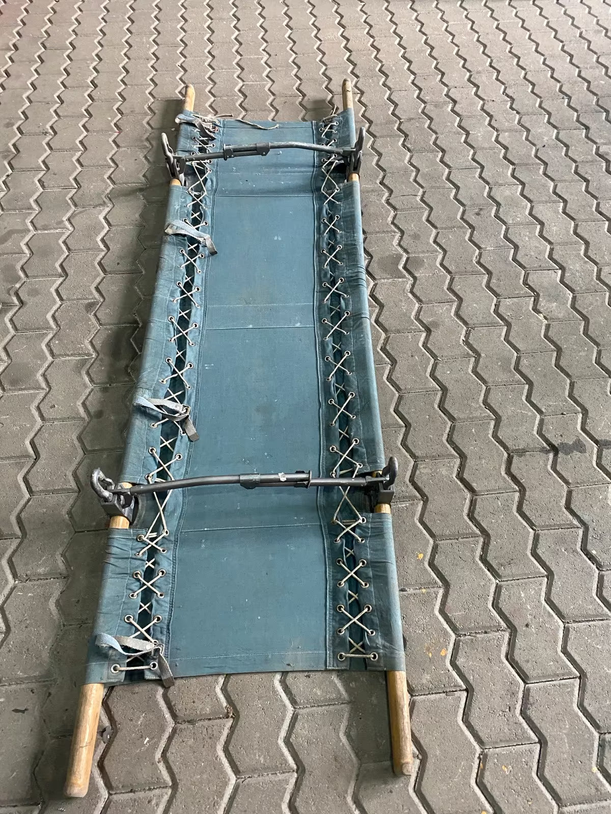 Krankentrage Schweizer Feldbett Bundeswehr US Army