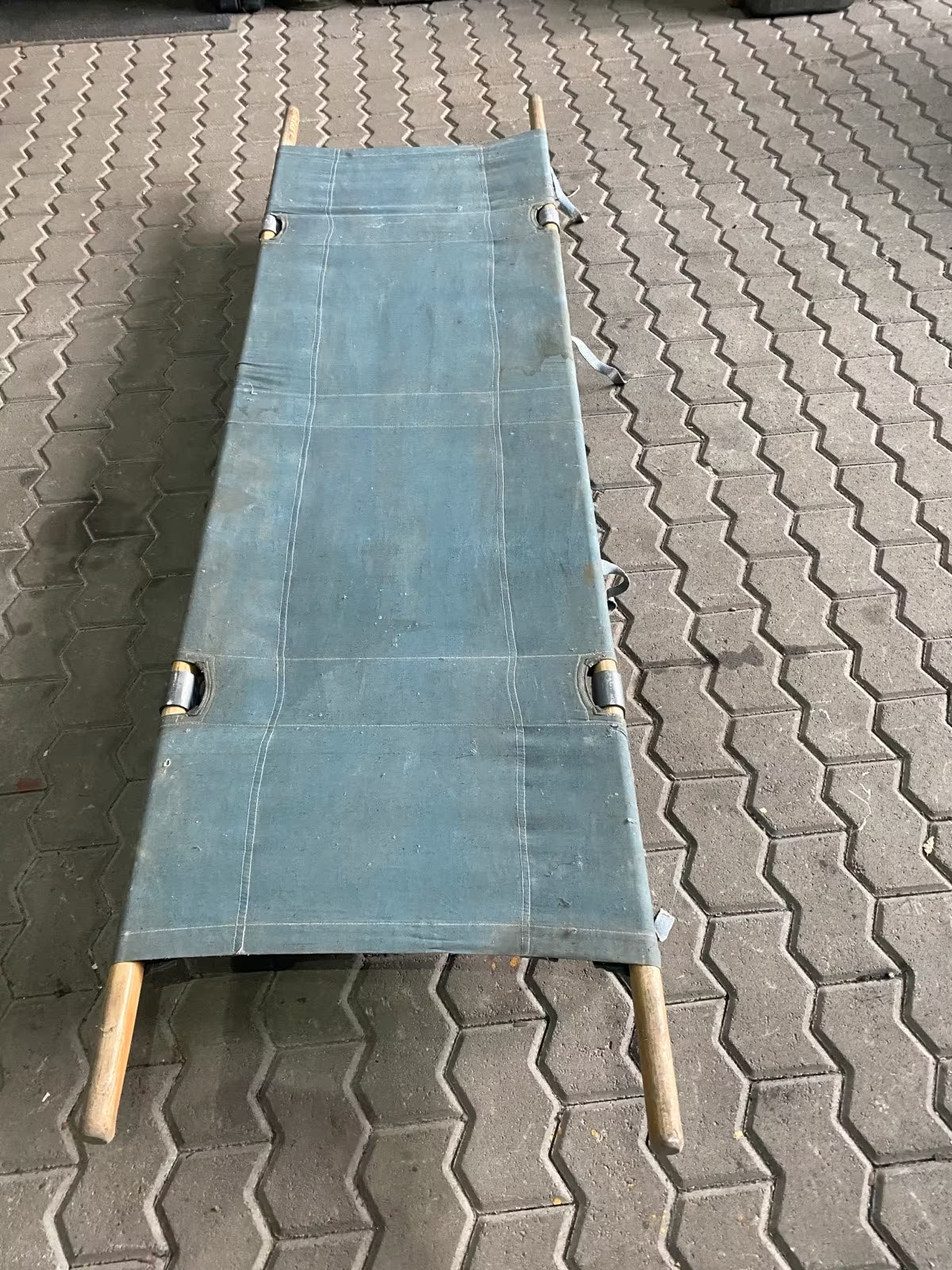 Krankentrage Schweizer Feldbett Bundeswehr US Army