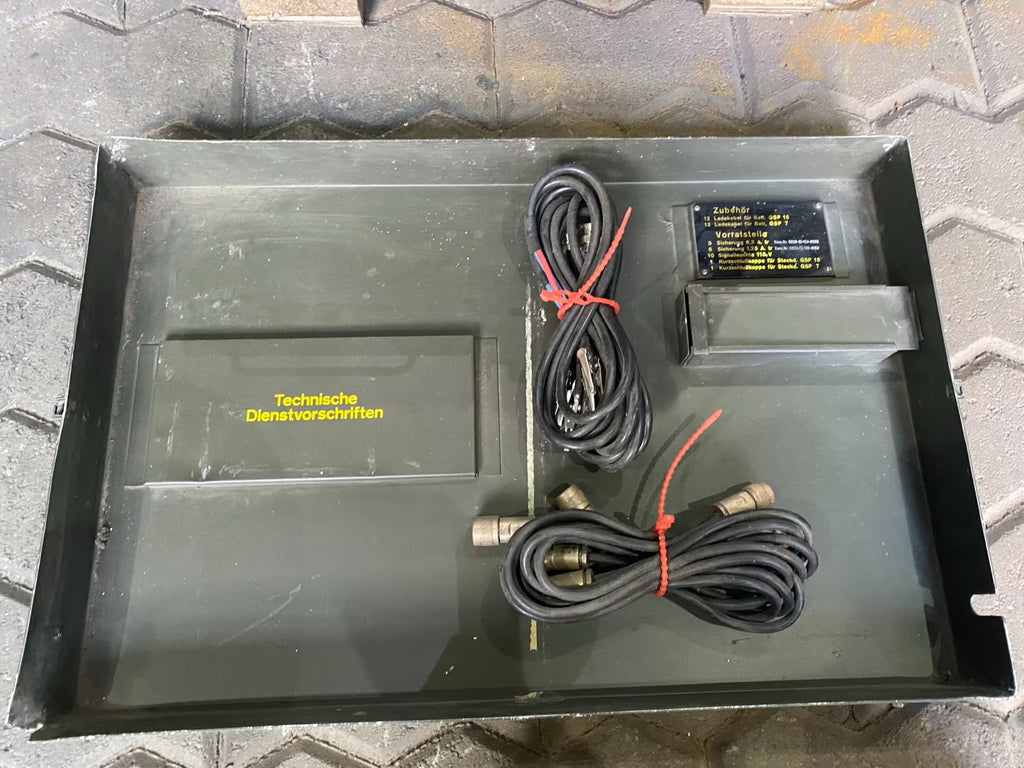 Ladegerät Bundeswehr Benning Bochold 1971 Batterien