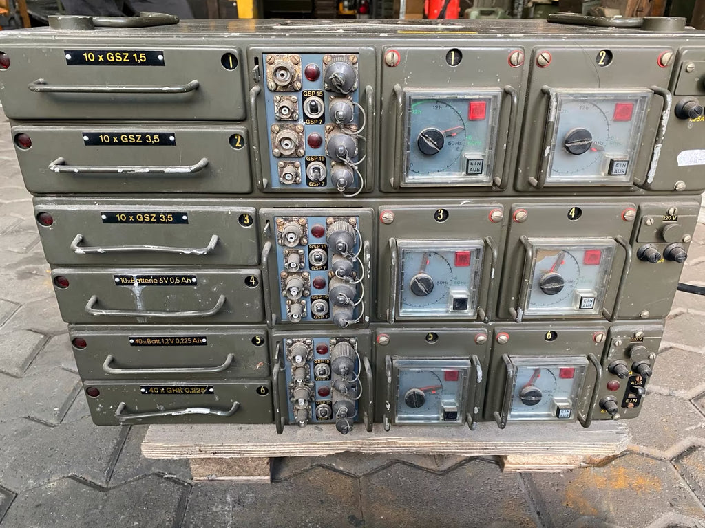 Ladegerät Bundeswehr Benning Bochold 1971 Batterien