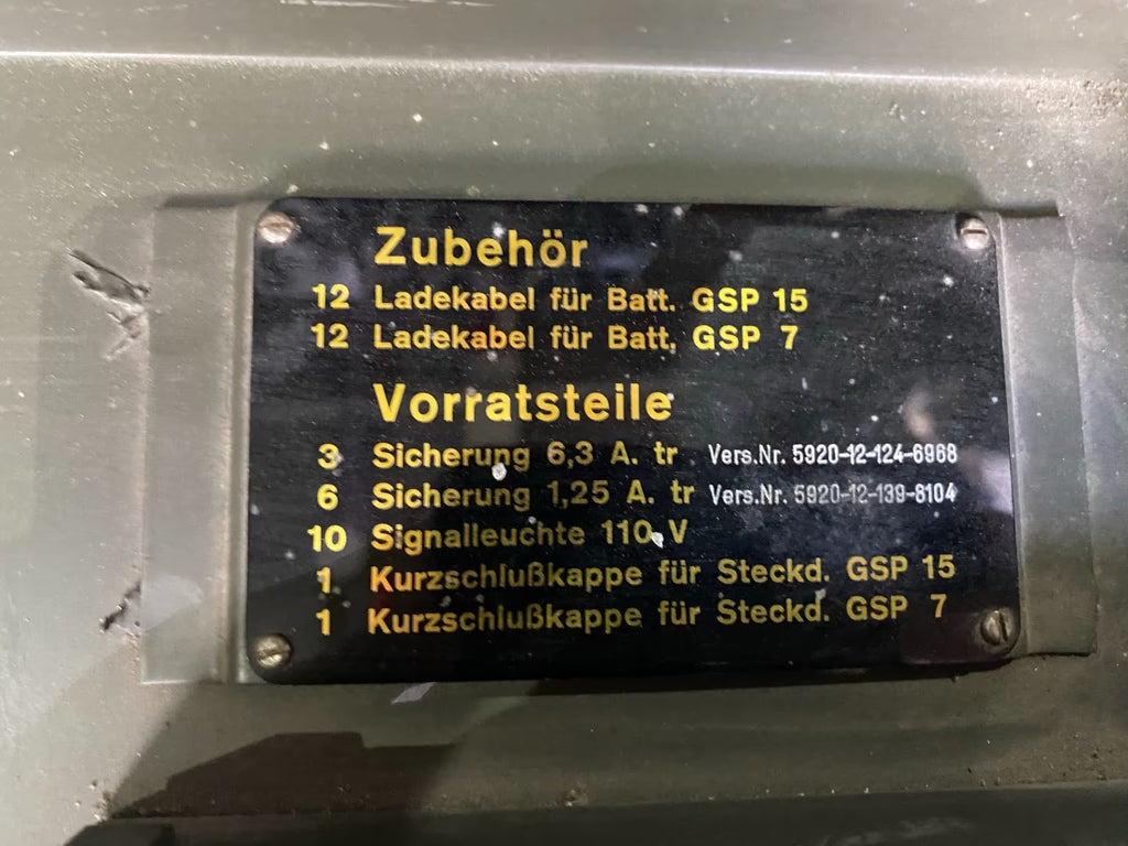 Ladegerät Bundeswehr Benning Bochold 1971 Batterien