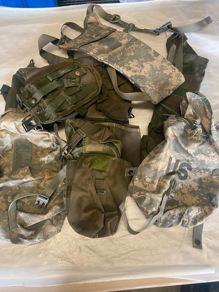 Taschen Konvolut. US Army, Britisch, Holländisch