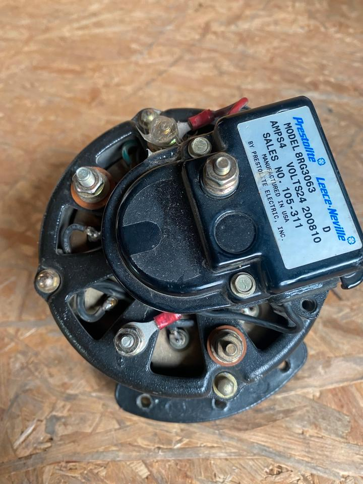 US Army Prestolite Lichtmaschine 24V 8RG3063 NOS
