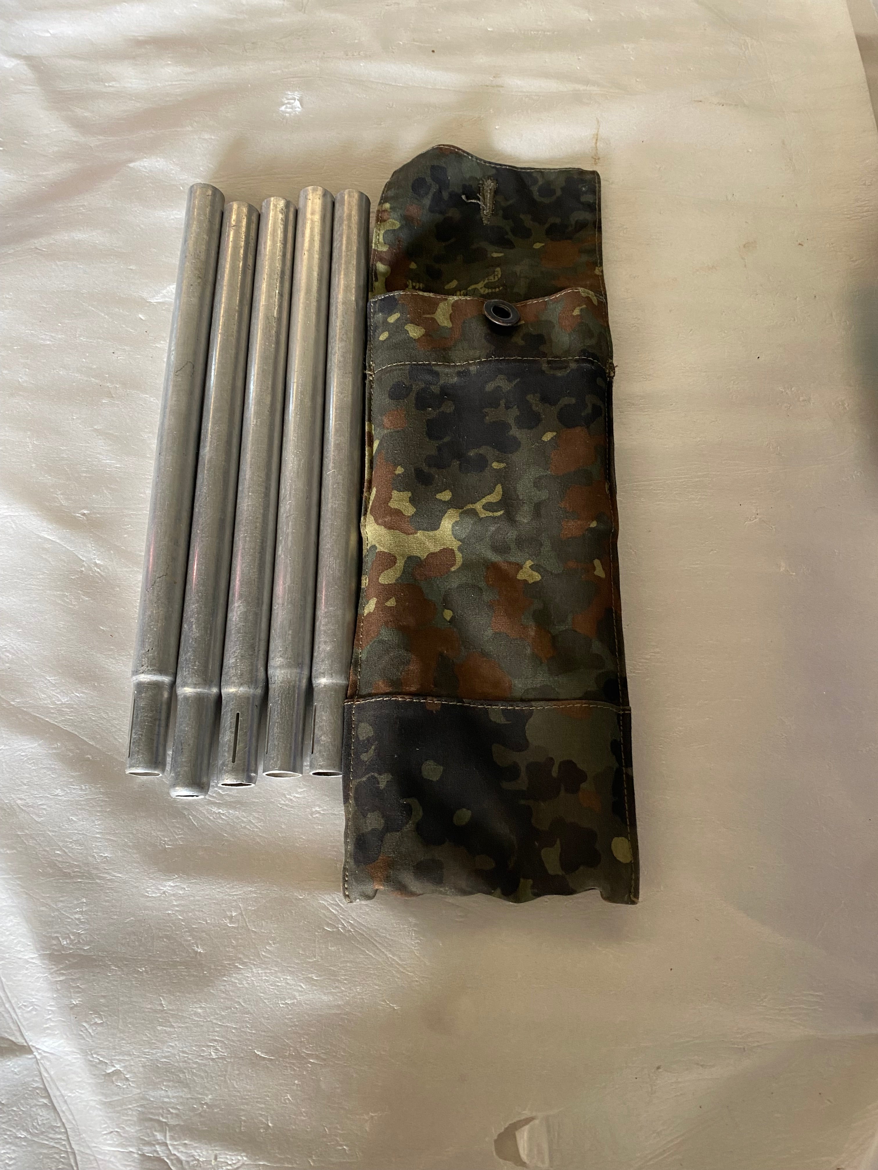Original Bundeswehr Zelt Zubehör Zeltstangen NOS (Kopie)